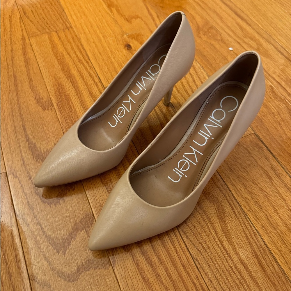 Calvin Klein Gayle Pump